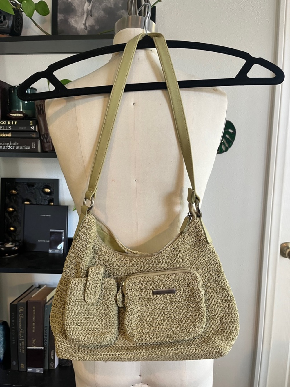 Woven Shoulder Bag in Light Olive Worthington Vintage y2k, amaz condition